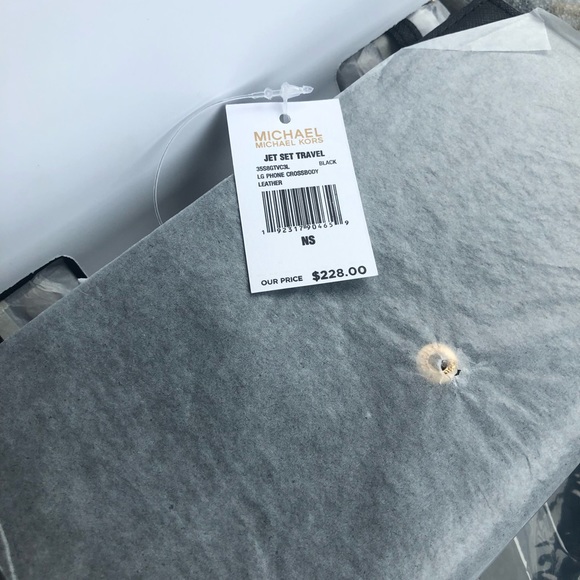 MICHAEL KORS Jet Set Travel Crossbody - Picture 6 of 6